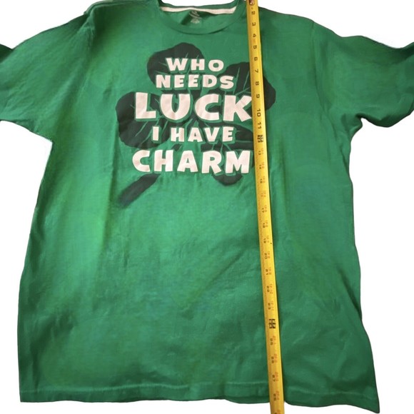 St Patrick's Day "Who Needs Luck I Have Charm" Green T-Shirt Men's Size L - Picture 5 of 7